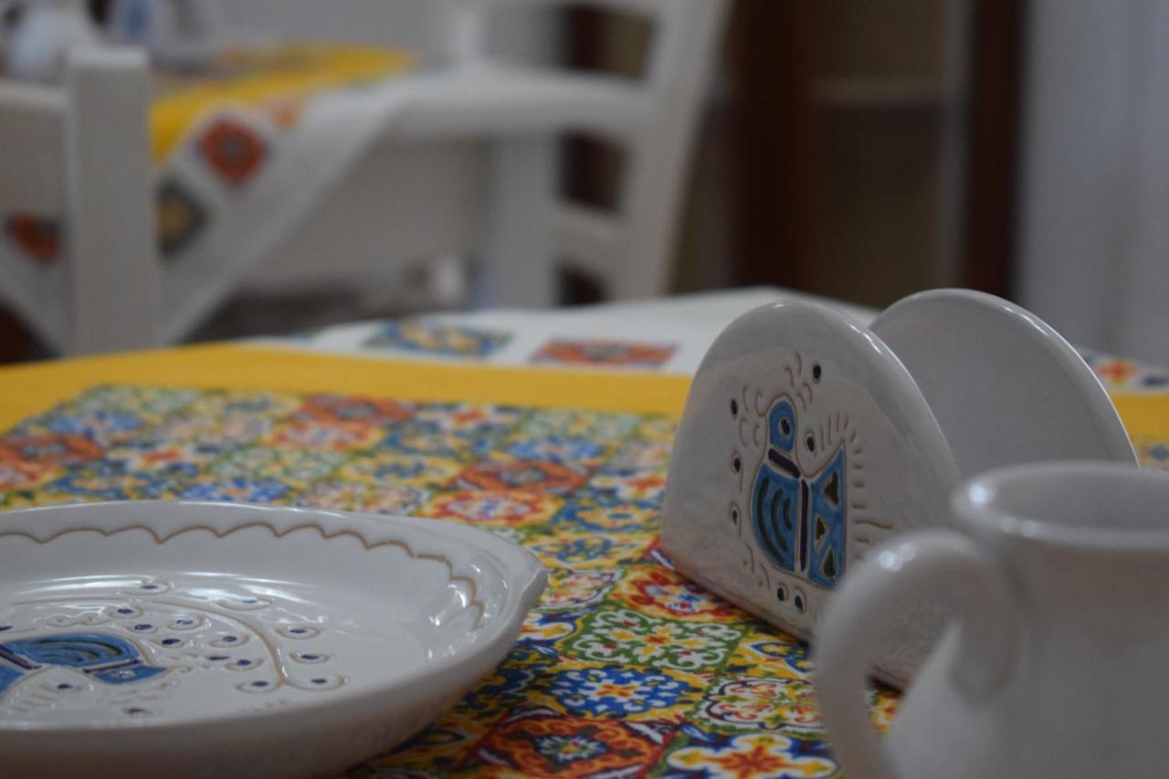 לינה וארוחת בוקר Oschiri A Casa Di Zia מראה חיצוני תמונה