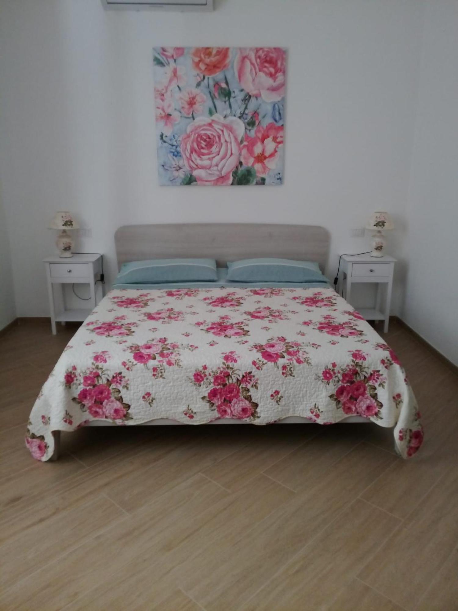 לינה וארוחת בוקר Oschiri A Casa Di Zia מראה חיצוני תמונה