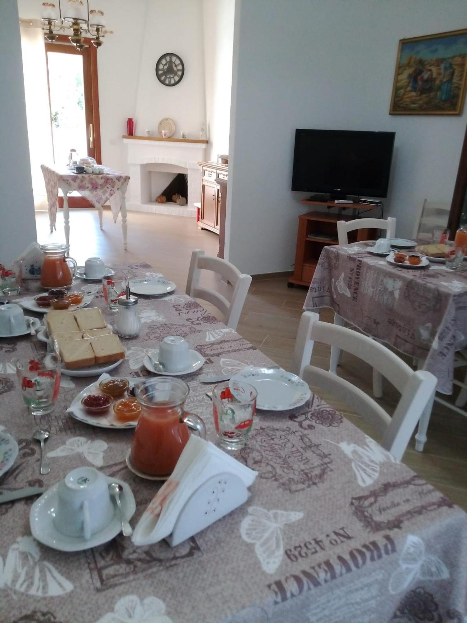 לינה וארוחת בוקר Oschiri A Casa Di Zia מראה חיצוני תמונה